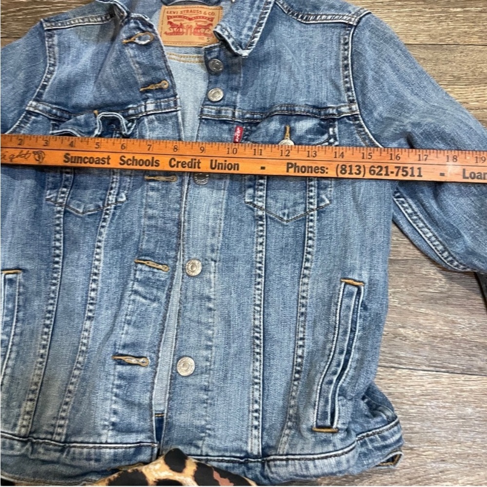 Levi’s Original Trucker Denim Jacket Women’s Small Classic Blue Wash - Picture 10 of 14